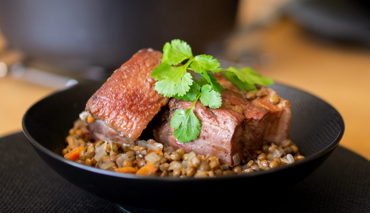 recette poitrine porc demi sel lentilles vin blanc cocotte poitrine demi sel aux lentilles et vin blanc en cocotte